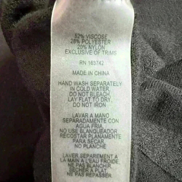 Adrienne Vittadini Long Sleeve Black Sweater (Y18) - Picture 7 of 9